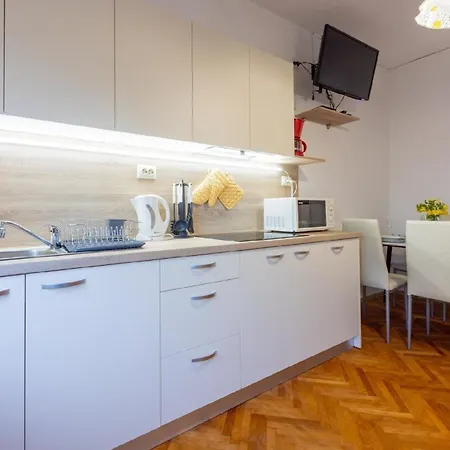Fuer 5 Personen Ca 65 Qm In Crikvenica, Kvarner Bucht Und Umgebung Appartamento *